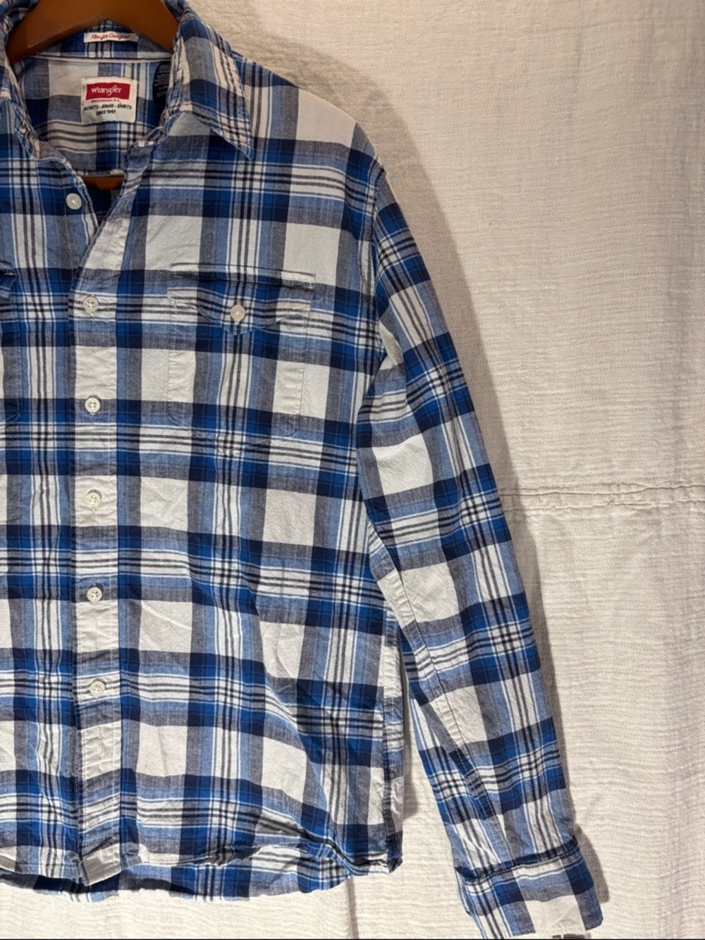 Wrangler Blue and White Plaid Button-Down Shirt - Picture 6 of 8